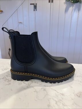 Igor Matte Black Chelsea Rain Boots with Yellow Welt Stitching, 37, NWT